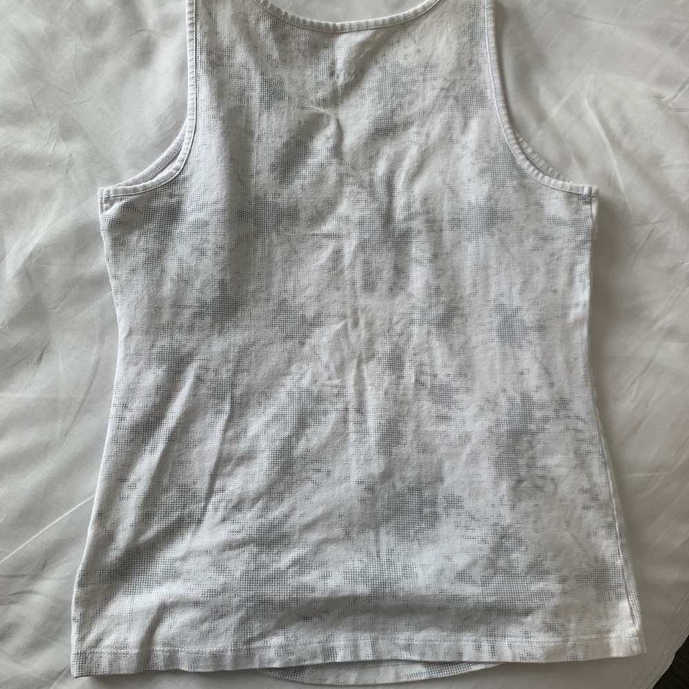 White huba workout tank top Size medium